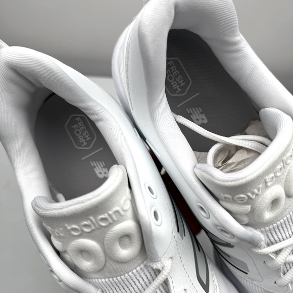 NEW New Balance Men\'s Fresh Foam 3000 V6 Molded Baseball Shoe in White Size 15 main image 10